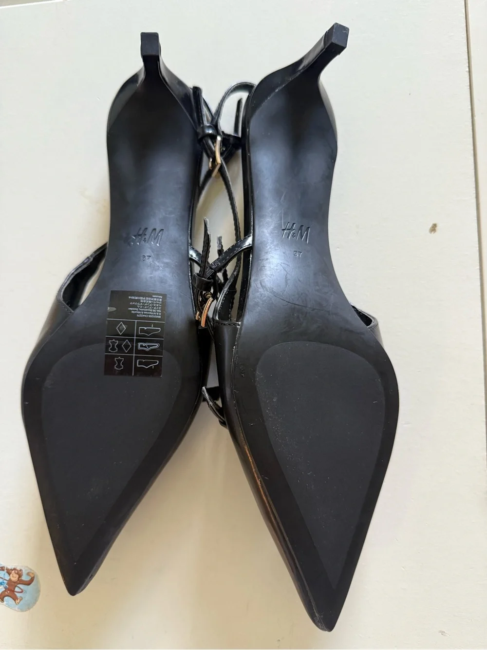H&M sleek pointed